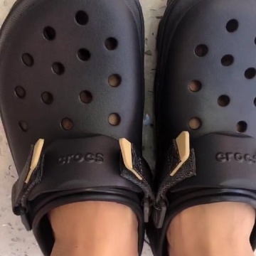 crocs洞洞鞋