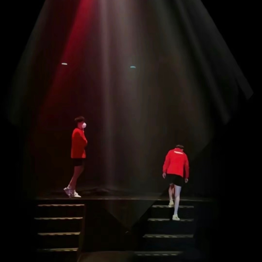 洛杉矶登顶🏓 群聊头像