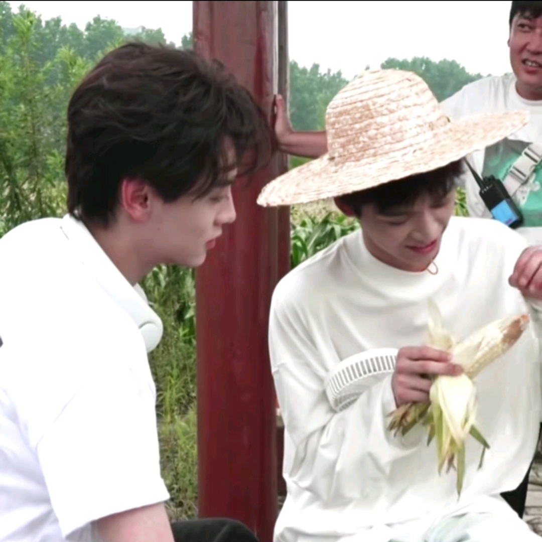 🌽高中玉米地🌽 群聊头像