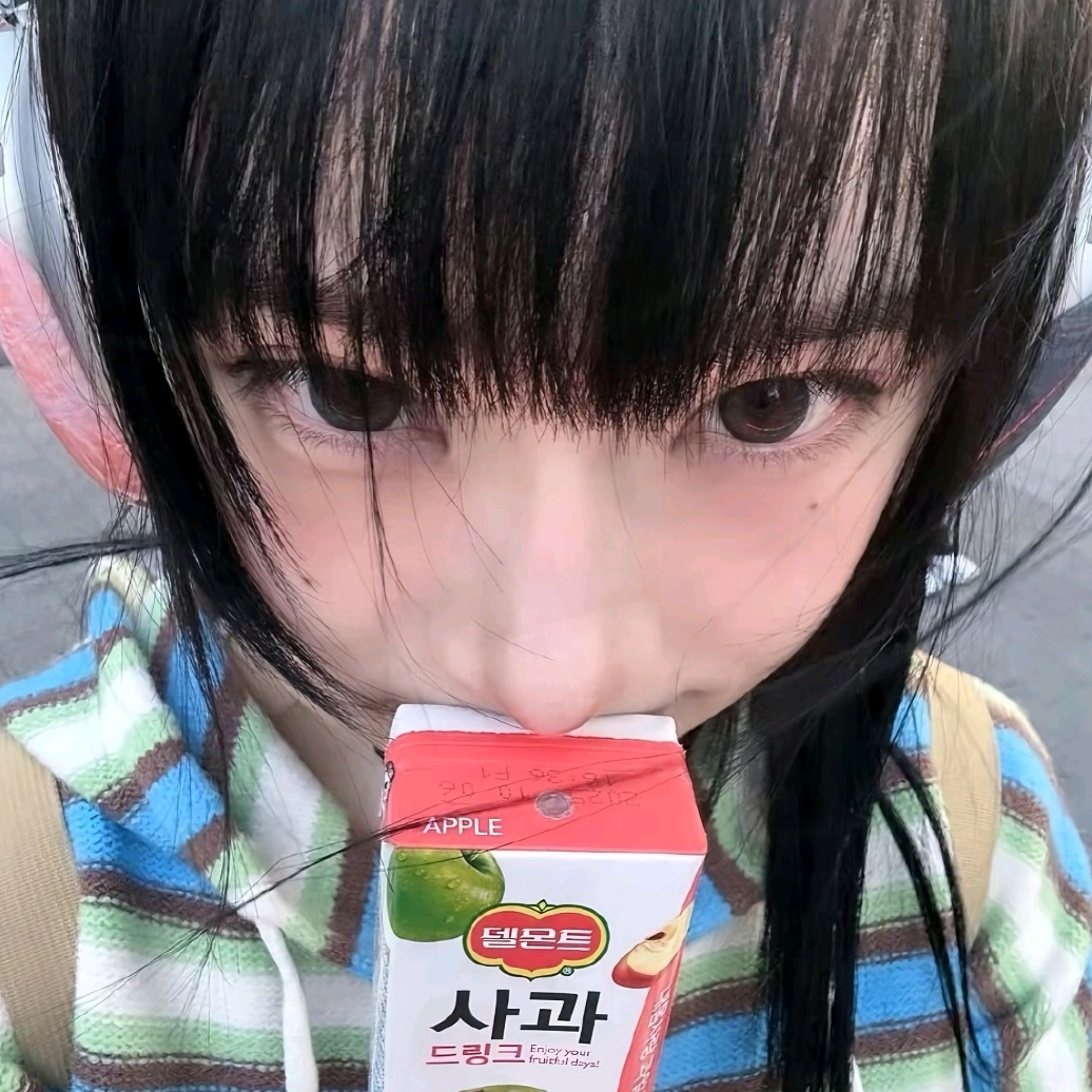 Kpop群（素材🥬+聊天） 群聊头像