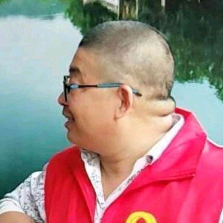 33群涨10w粉 群聊头像