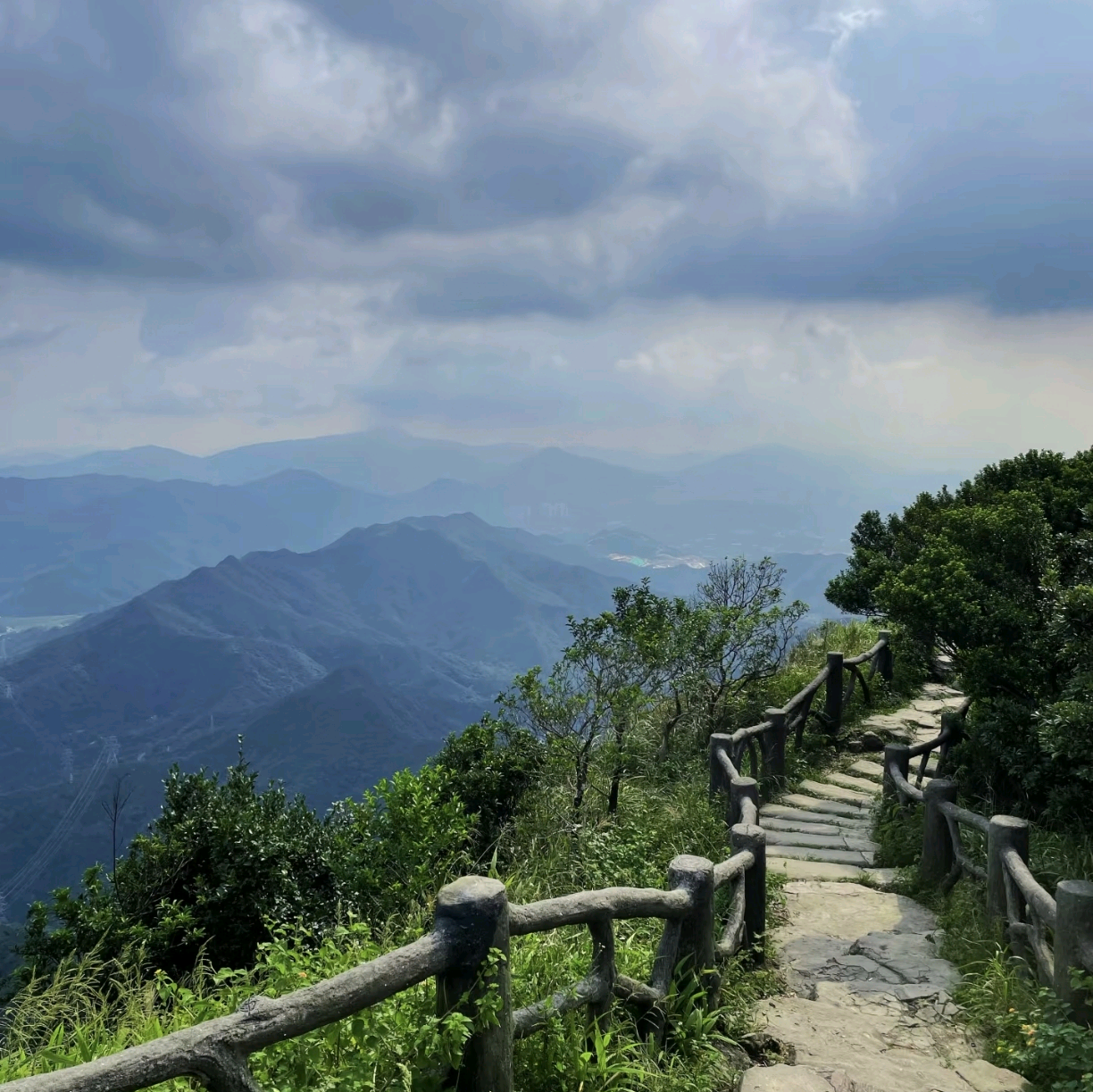 龙华爬山群 群聊头像