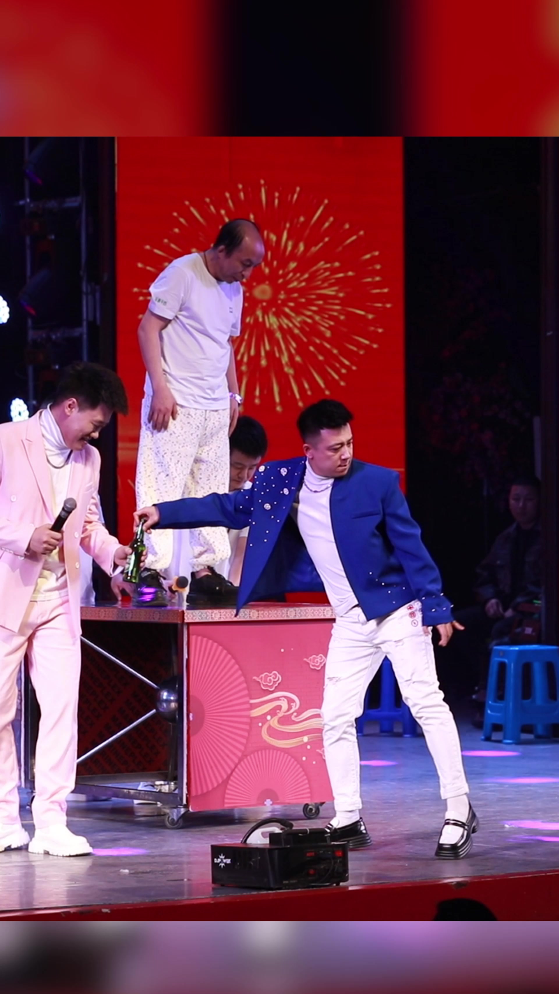 四平青年连服务生都有活 #四平青年 #四平吃喝玩乐 @四平青年演艺大