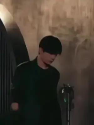 易烊千玺参加中戏补办的毕业典礼,穿上学士服,总算弥补了当初的遗憾!#易烊千玺 #中戏 @抖音小助手 @DOU+小助手