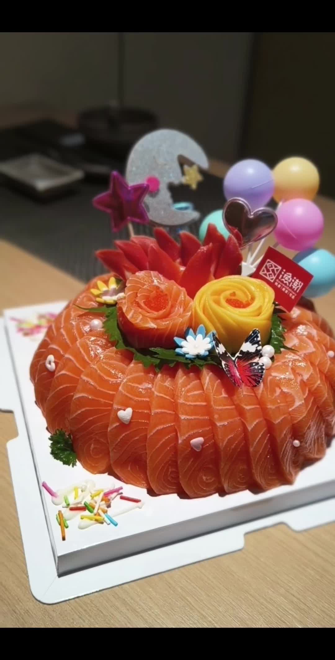 海鲜脑袋狂喜的三文鱼刺身蛋糕