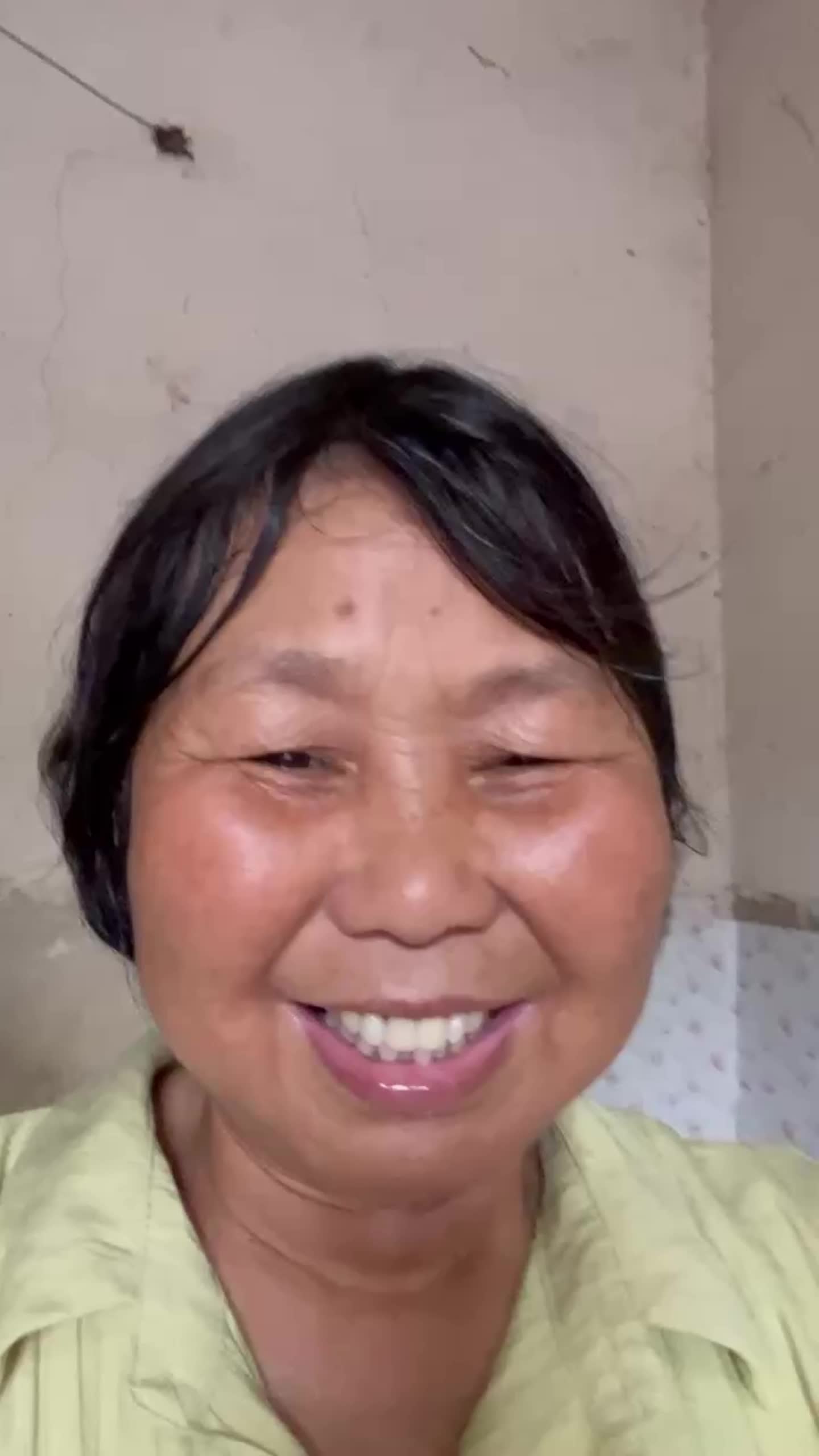小苹果阿姨感谢网友关心