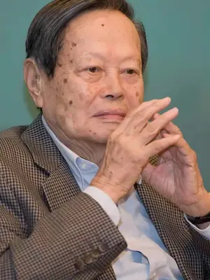 杨振宁生前回忆邓稼先:他跟我的关系超过了兄弟的关系